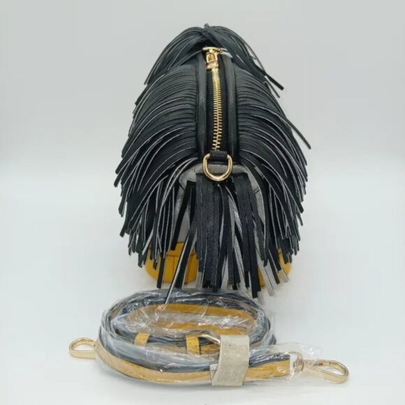 Avant Garde Faux Leather Dog Crossbody/Shoulder Handbag​ - Picture 2 of 4